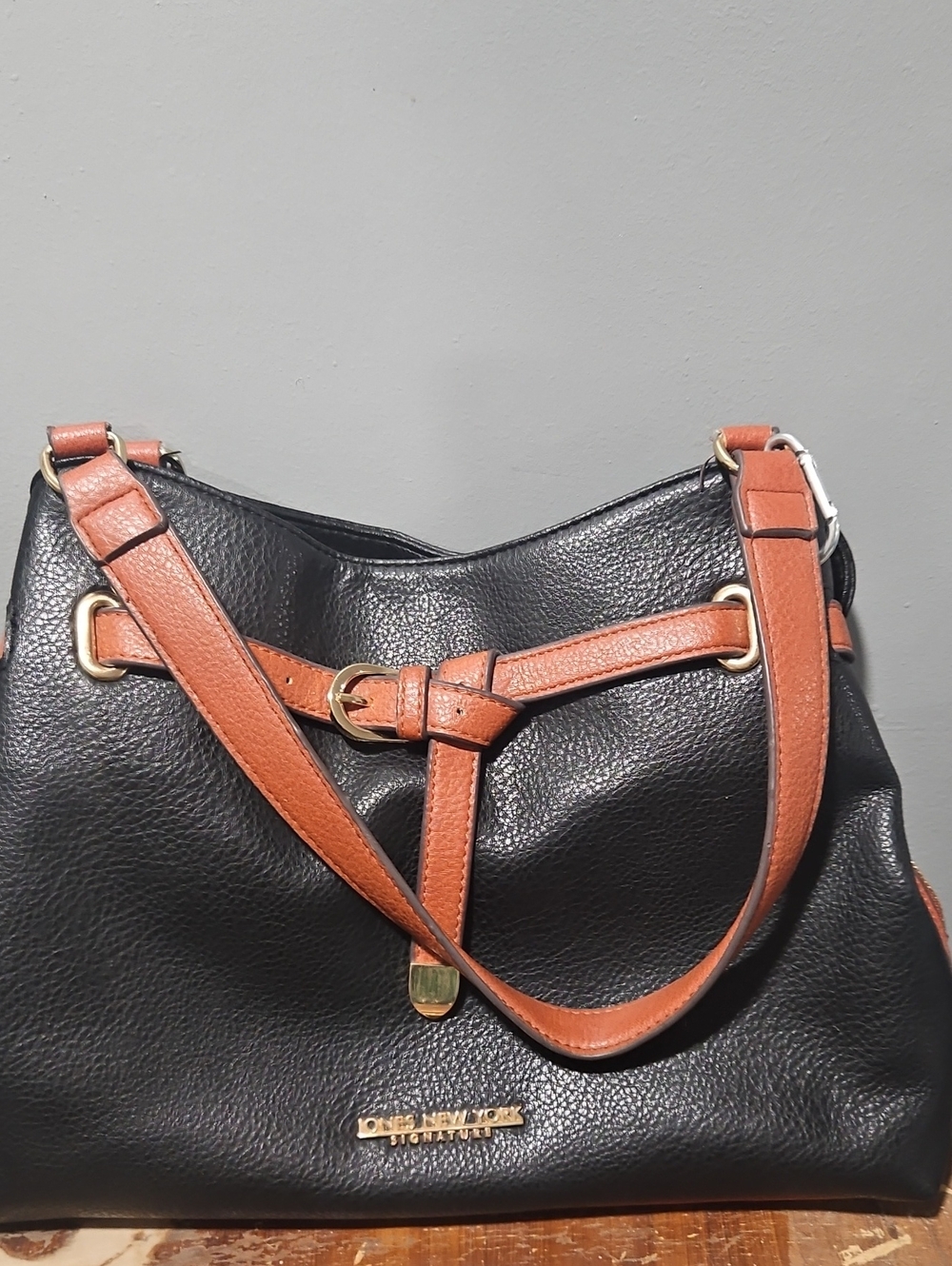 JONES NEW YORK SIGNATURE Black Shoulder Bag with Brown Strap Accents